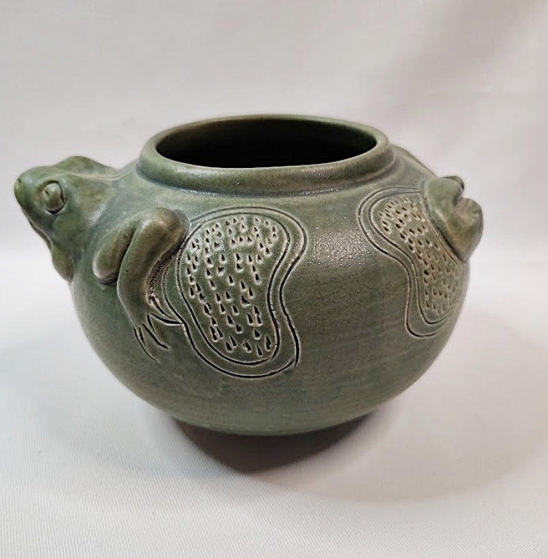 Green Frog Art Pottery Bowl Facing Left
