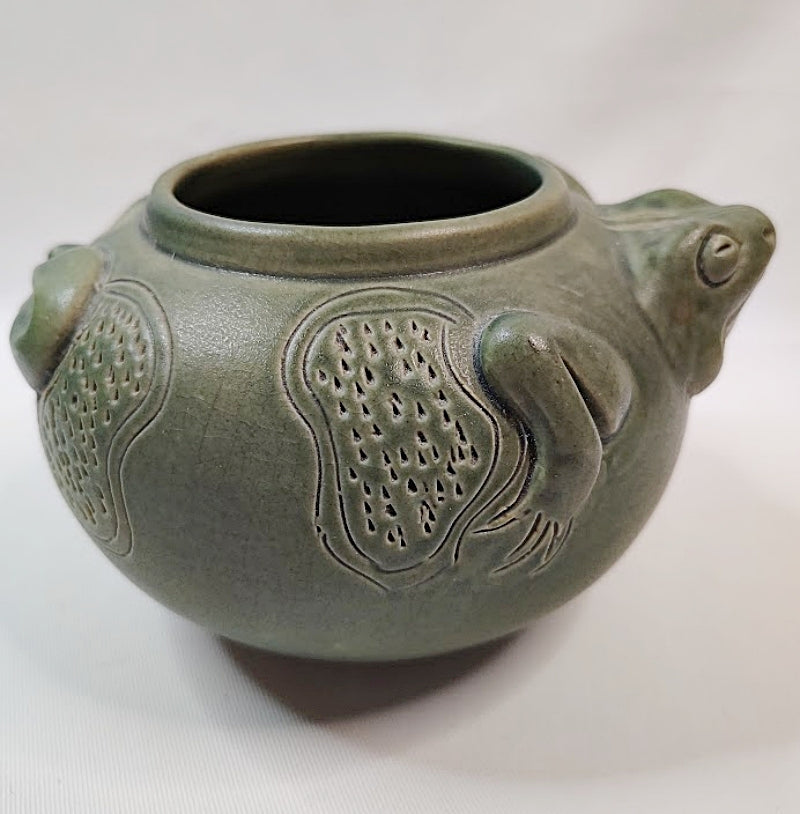 Green Frog Art Pottery Bowl Facing Right