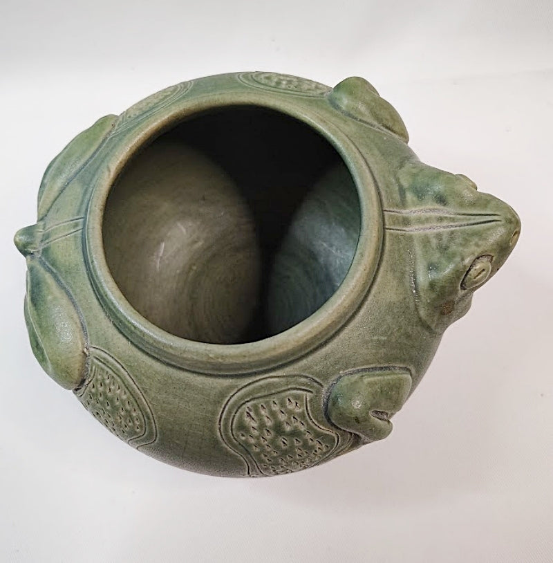 Green Frog Art Pottery Bowl Rim and inside view