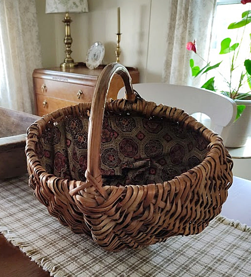 Appalachia 1930s Large Willow Basket on Table