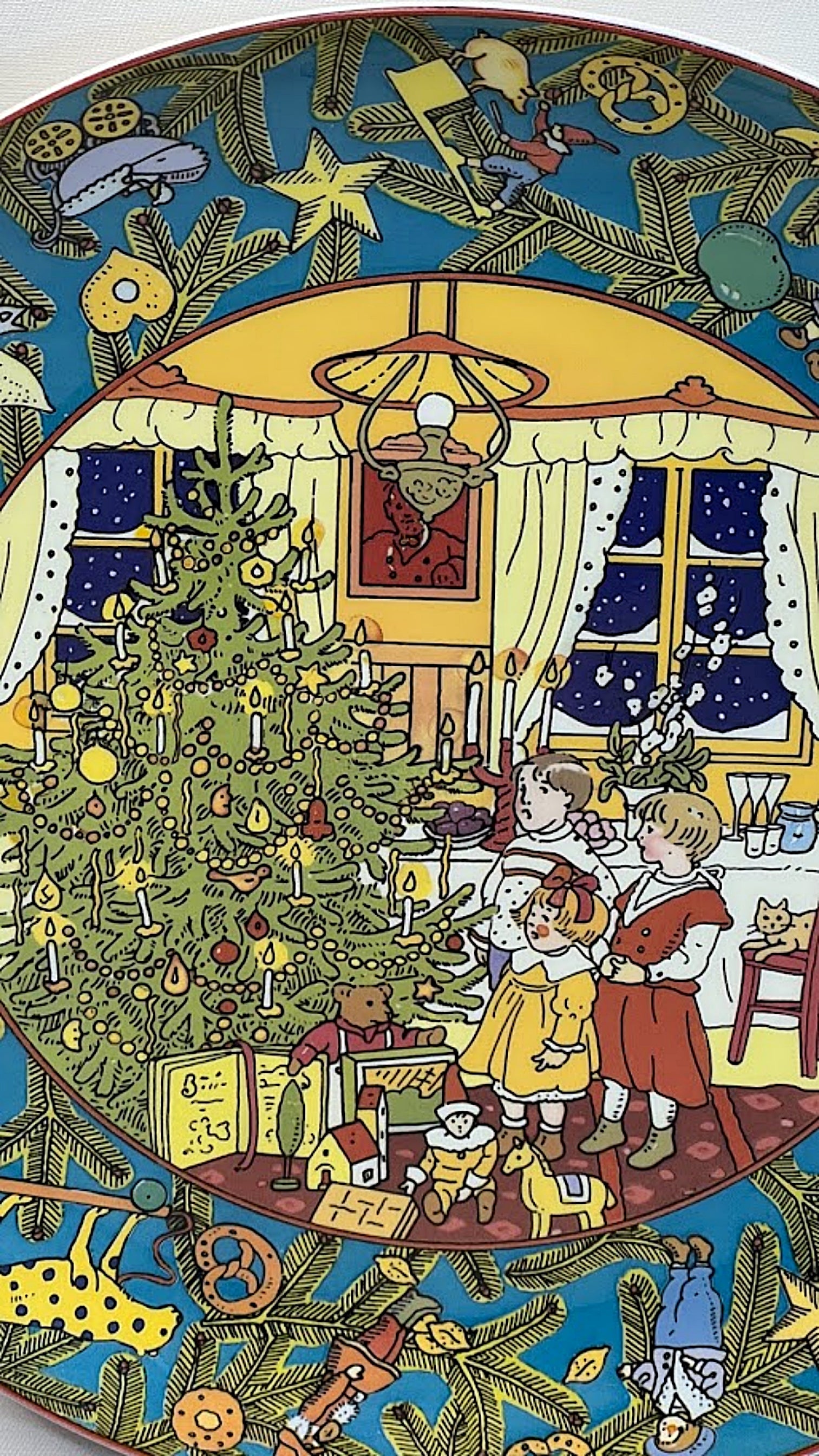 Christmas In Europe Alpine Countries Vintage Villeroy and Boch Plate Center View