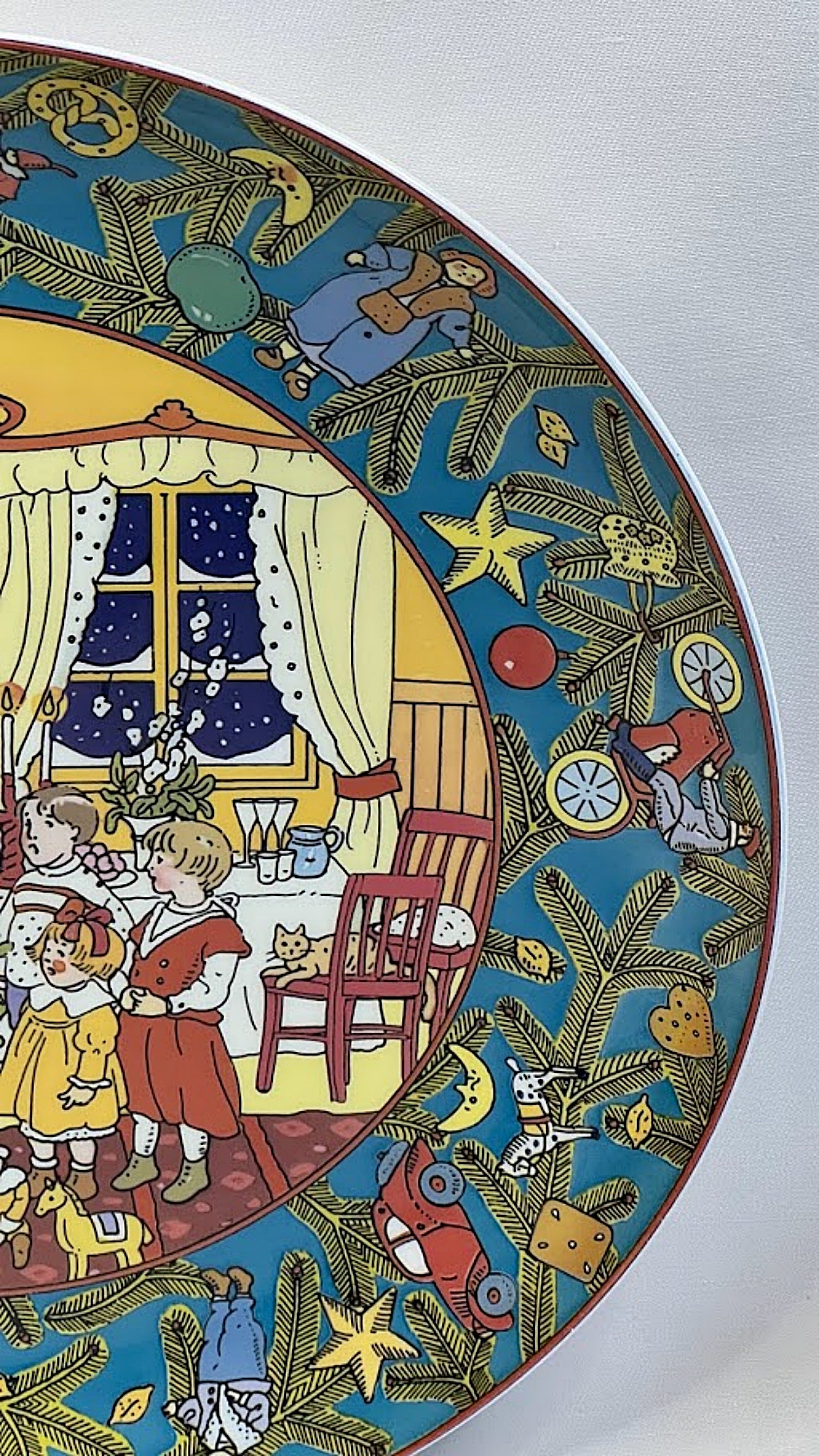 Christmas In Europe Alpine Countries Vintage Villeroy and Boch Plate Right Rim View