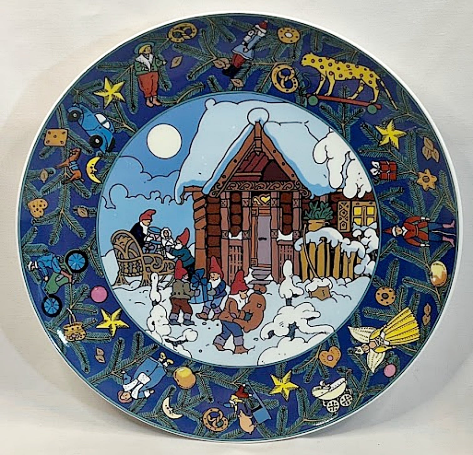 Christmas In Europe Scandinavia Vintage Villeroy and Boch Plate Full Front View