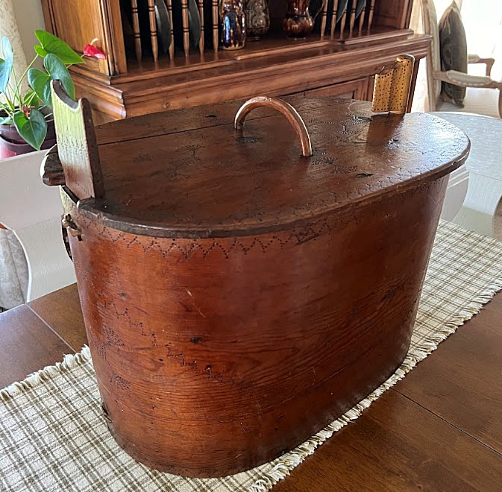Norwegian Large Antique Bentwood Tine Box