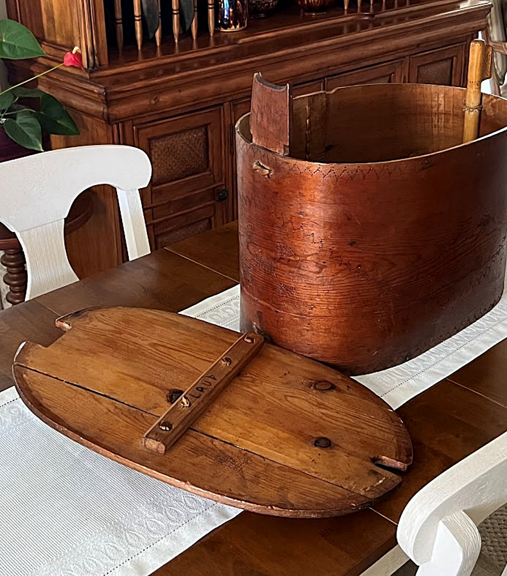 Norwegian Large Antique Bentwood Tine Box