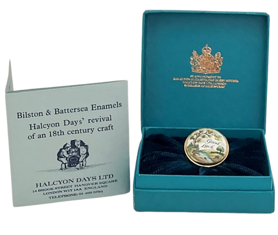 HALCYON DAYS English Enamel Miniature Box "Good Luck"