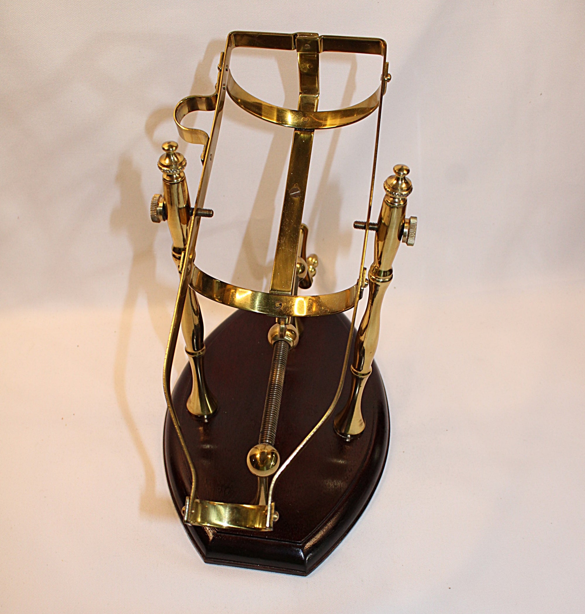 Vintage Mechanical
Wine Decanting Cradle Brassand Walnut-middle-facing-left-back-wine bottle