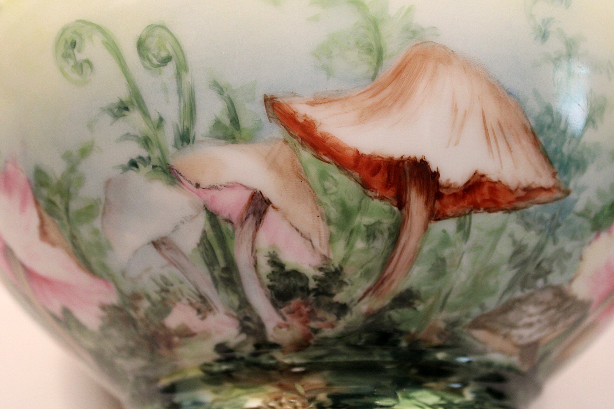 T & V Antique French Art Nouveau Limoges Centerpiece Bowl