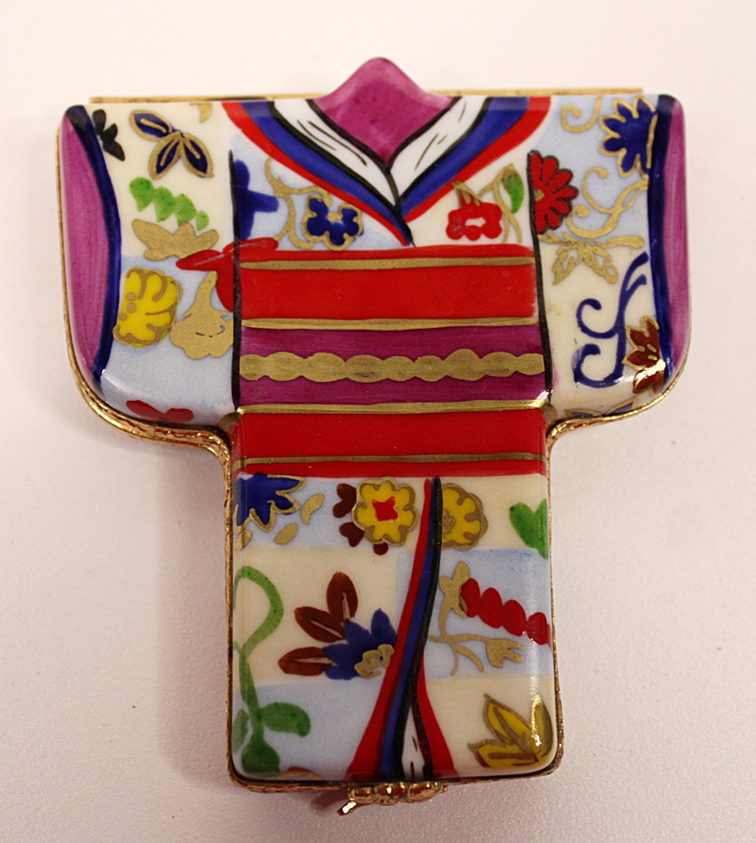 ARTORIA LIMOGES Trinket Box Peint Main Japanese Kimono Signed and Numbered Full View