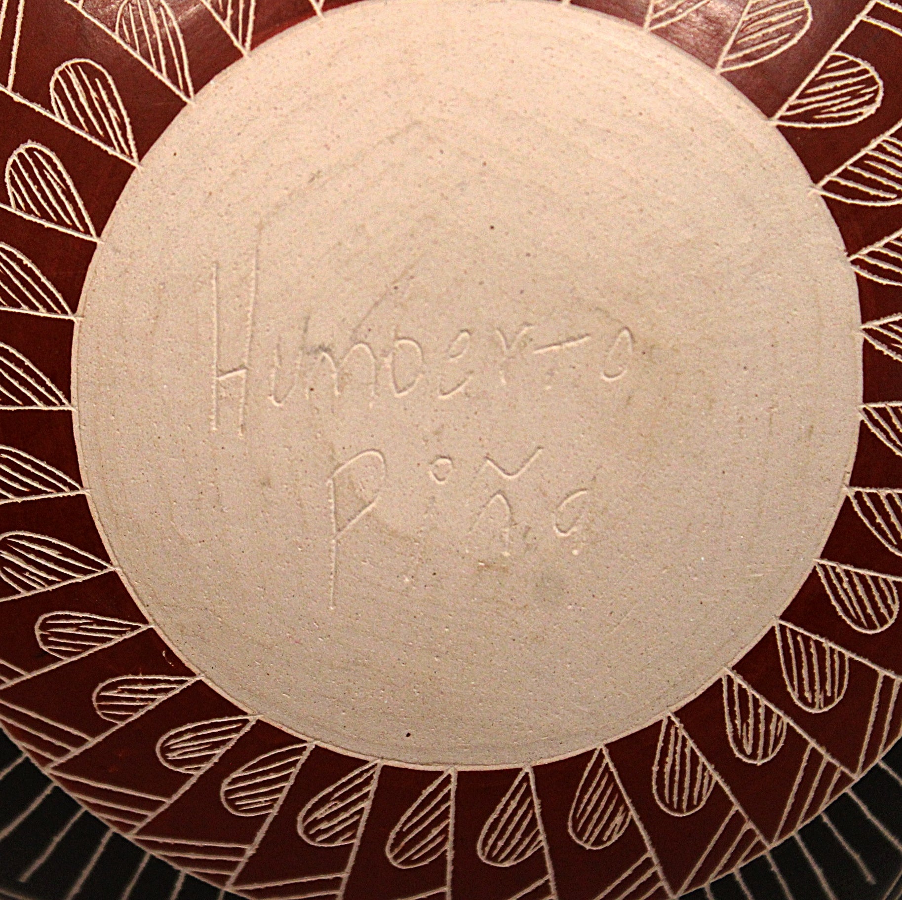 HUMBERTO PINA Polychrome Pottery Turtle Jar Mata Ortiz Mexico Closeup of signed bottom