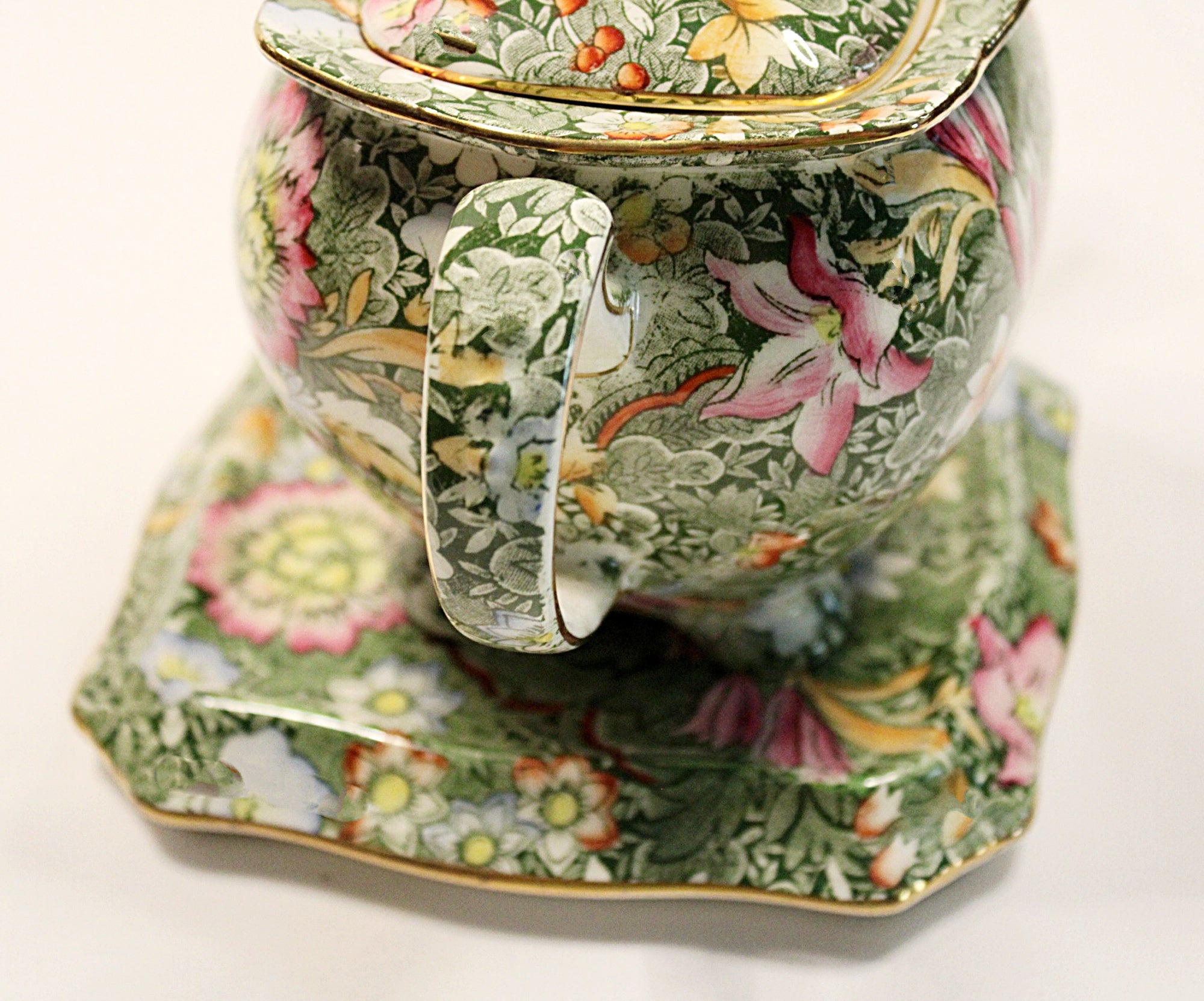 Jacobina Pattern Royal Winton Athena Teapot and Trivet England