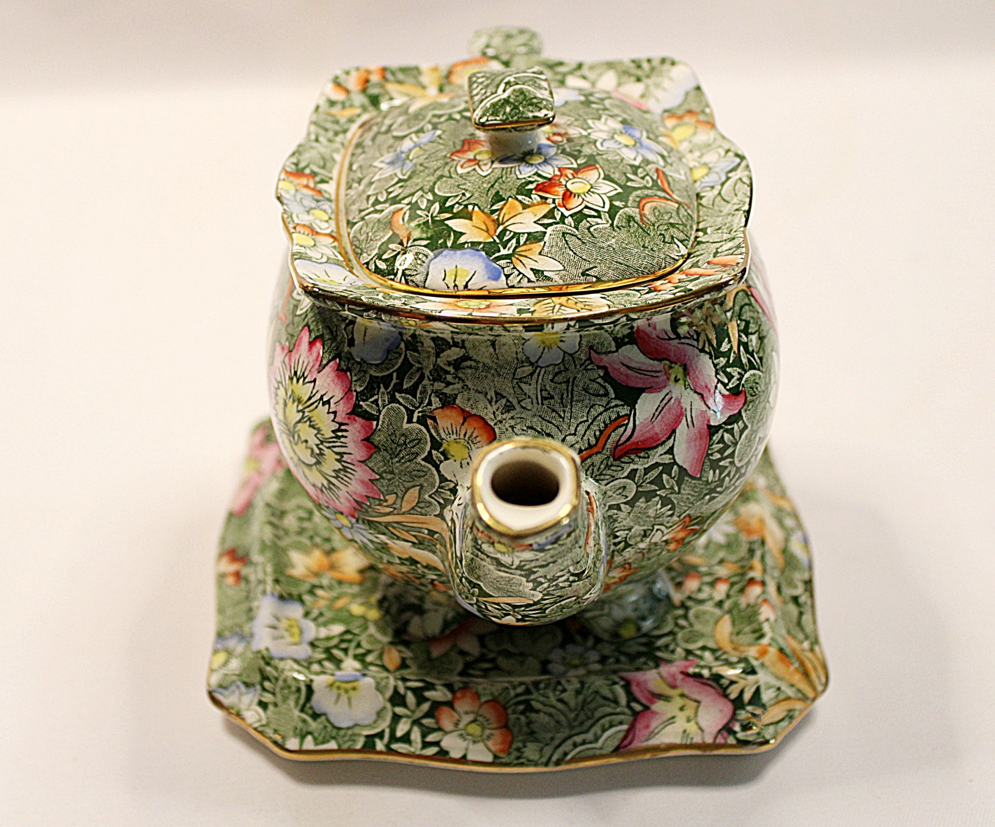 Jacobina Pattern Royal Winton Athena Teapot and Trivet England