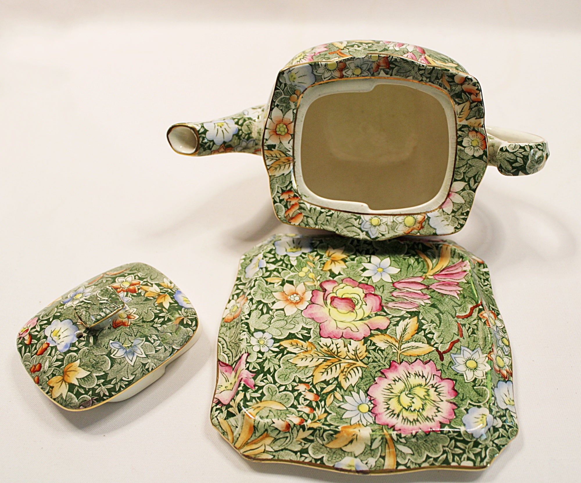 Jacobina Pattern Royal Winton Athena Teapot and Trivet England